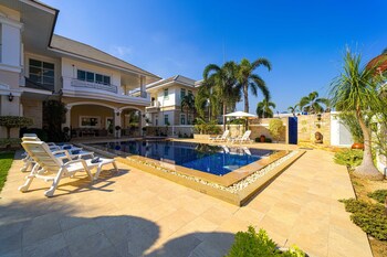 luxurious 5 bed private pool villa pv5