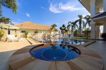 luxurious 5 bed private pool villa pv5