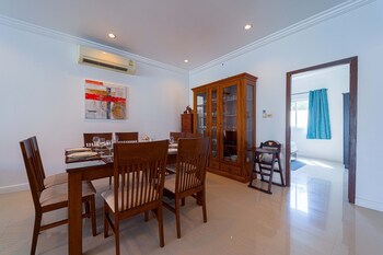 luxurious 5 bed private pool villa pv5