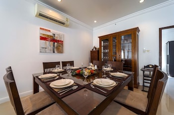 luxurious 5 bed private pool villa pv5