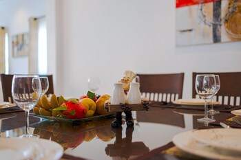 luxurious 5 bed private pool villa pv5