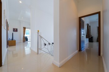 luxurious 5 bed private pool villa pv5