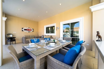 luxurious 5 bed private pool villa pv5