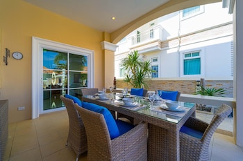 luxurious 5 bed private pool villa pv5