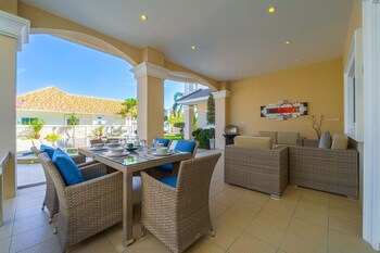 luxurious 5 bed private pool villa pv5