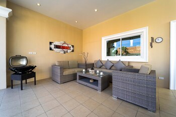 luxurious 5 bed private pool villa pv5