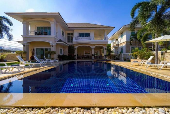 luxurious 5 bed private pool villa pv5