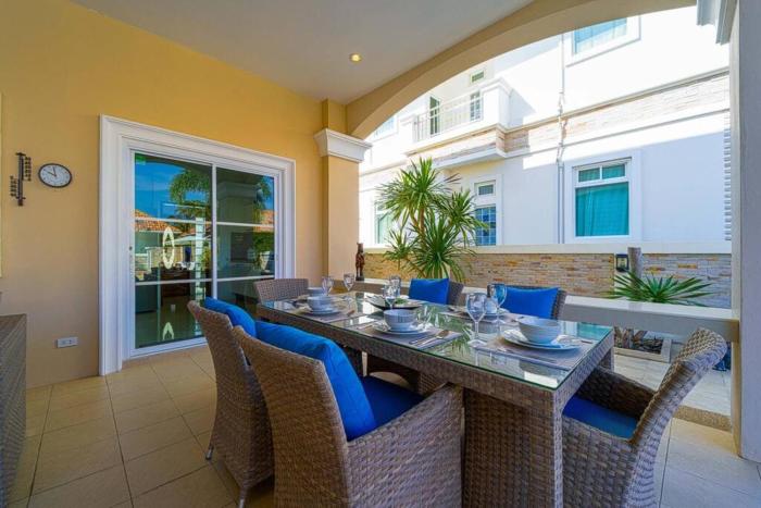 luxurious 5 bed private pool villa pv5