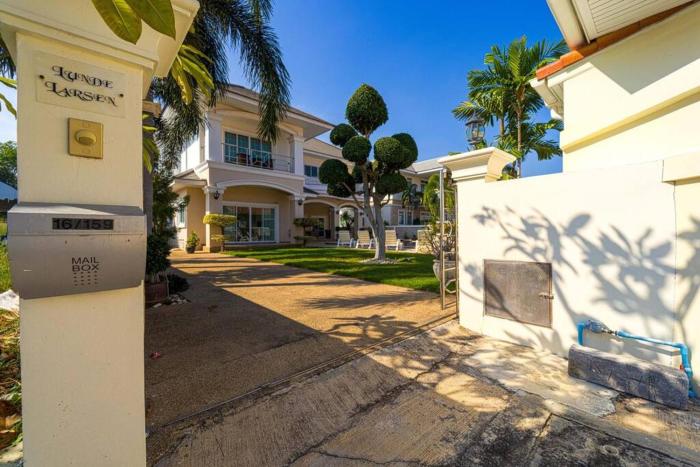 luxurious 5 bed private pool villa pv5