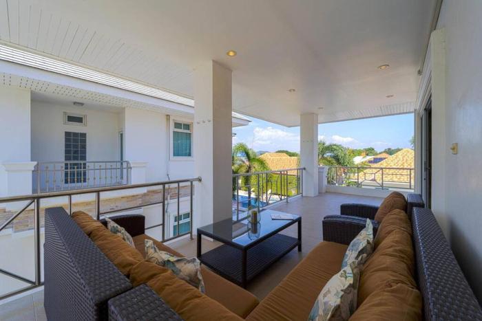 luxurious 5 bed private pool villa pv5