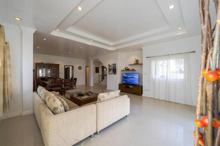luxurious 5 bed private pool villa pv5