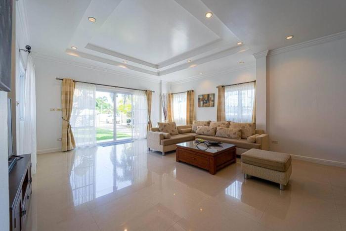 luxurious 5 bed private pool villa pv5