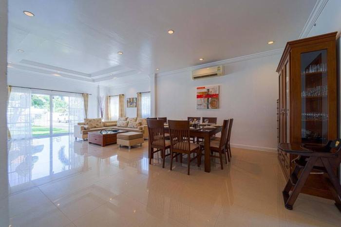 luxurious 5 bed private pool villa pv5