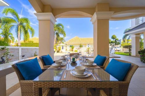 luxurious 5 bed private pool villa pv5