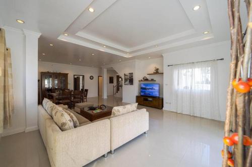 luxurious 5 bed private pool villa pv5