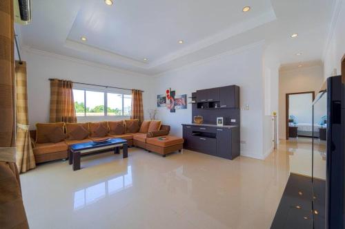 luxurious 5 bed private pool villa pv5