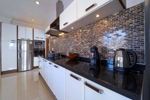 luxurious 5 bed private pool villa pv5