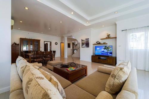 luxurious 5 bed private pool villa pv5