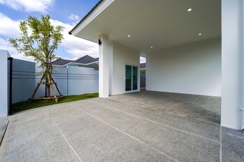 private modern 3 bedroom pool villa av1