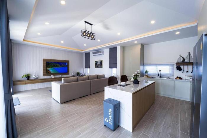 private modern 3 bedroom pool villa av1