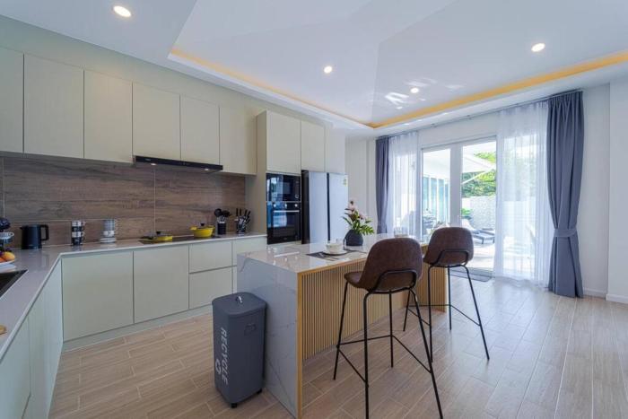 private modern 3 bedroom pool villa av1