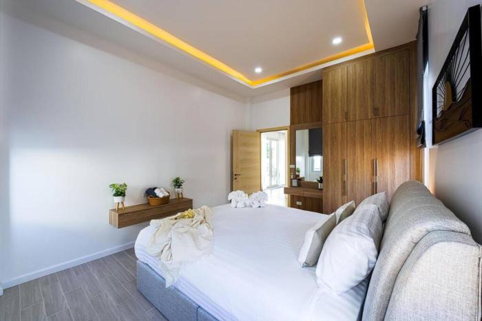 private modern 3 bedroom pool villa av1