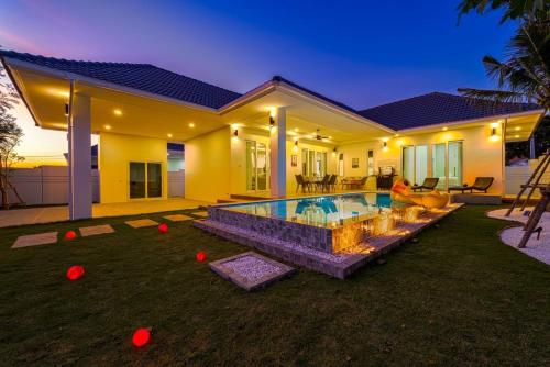 private modern 3 bedroom pool villa av1