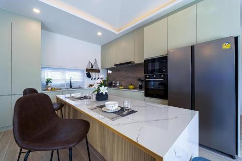 private modern 3 bedroom pool villa av1