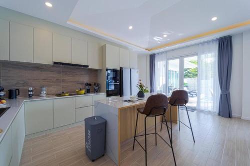 private modern 3 bedroom pool villa av1
