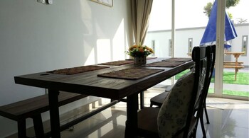 Fun Villa,,3 star
