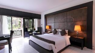 amora beach resort phuket