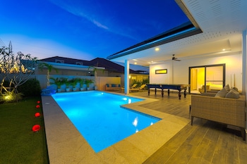 modern 3 bedroom private pool villa ml7