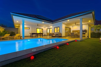 modern 3 bedroom private pool villa ml7