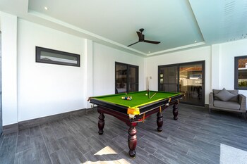 modern 3 bedroom private pool villa ml7