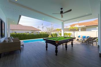 modern 3 bedroom private pool villa ml7