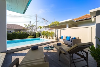modern 3 bedroom private pool villa ml7