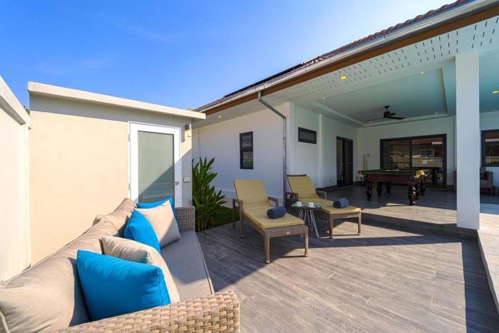 modern 3 bedroom private pool villa ml7