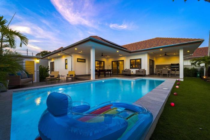 modern 3 bedroom private pool villa ml7