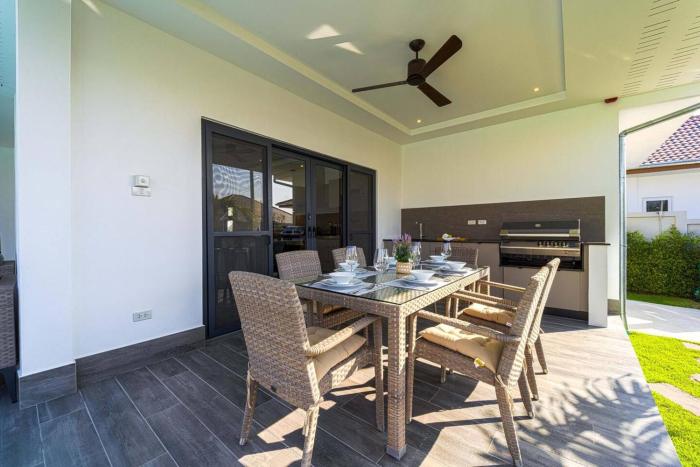 modern 3 bedroom private pool villa ml7