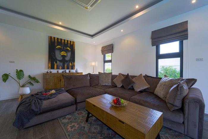 modern 3 bedroom private pool villa ml7