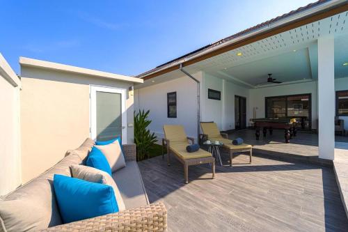 modern 3 bedroom private pool villa ml7