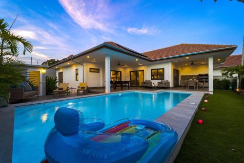 modern 3 bedroom private pool villa ml7