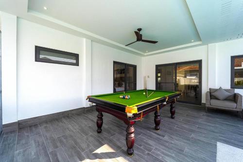 modern 3 bedroom private pool villa ml7