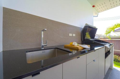 modern 3 bedroom private pool villa ml7