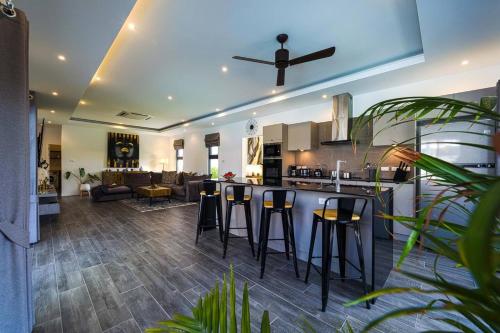 modern 3 bedroom private pool villa ml7