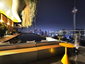 Klcc Citytowerviewsty5pax Ceylonzsuite,,3 star