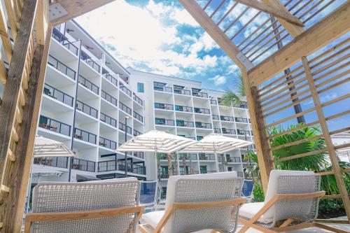 the perry hotel naples