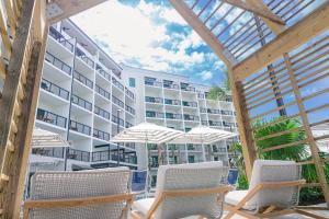the perry hotel naples
