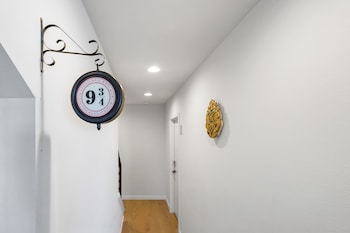Harry Potter Sweet Suites,1526 Taylor Ave N,2 star