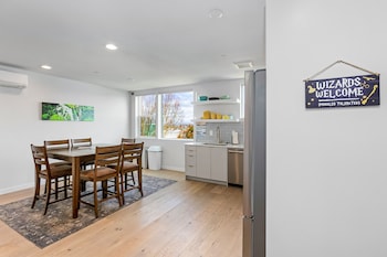 Harry Potter Sweet Suites,1526 Taylor Ave N,2 star